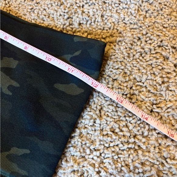 SPANX Camouflage Leggings | Size Medium | NWOT - Picture 5 of 8